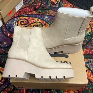 Dirty Laundry Casual Bootie
Size 7.5
New in Box. Never worn.